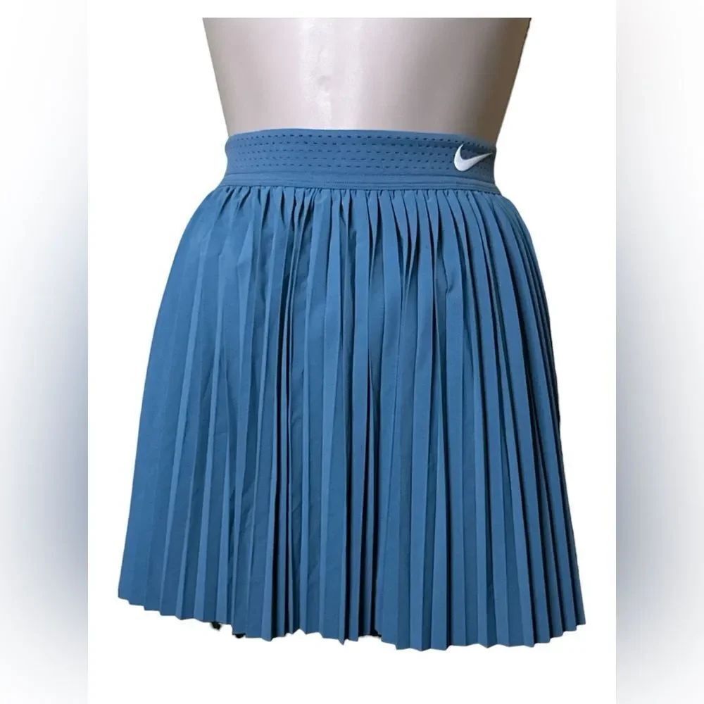 Nike Women's Pleated Skater Skirt in Teal shots Elastic waist L